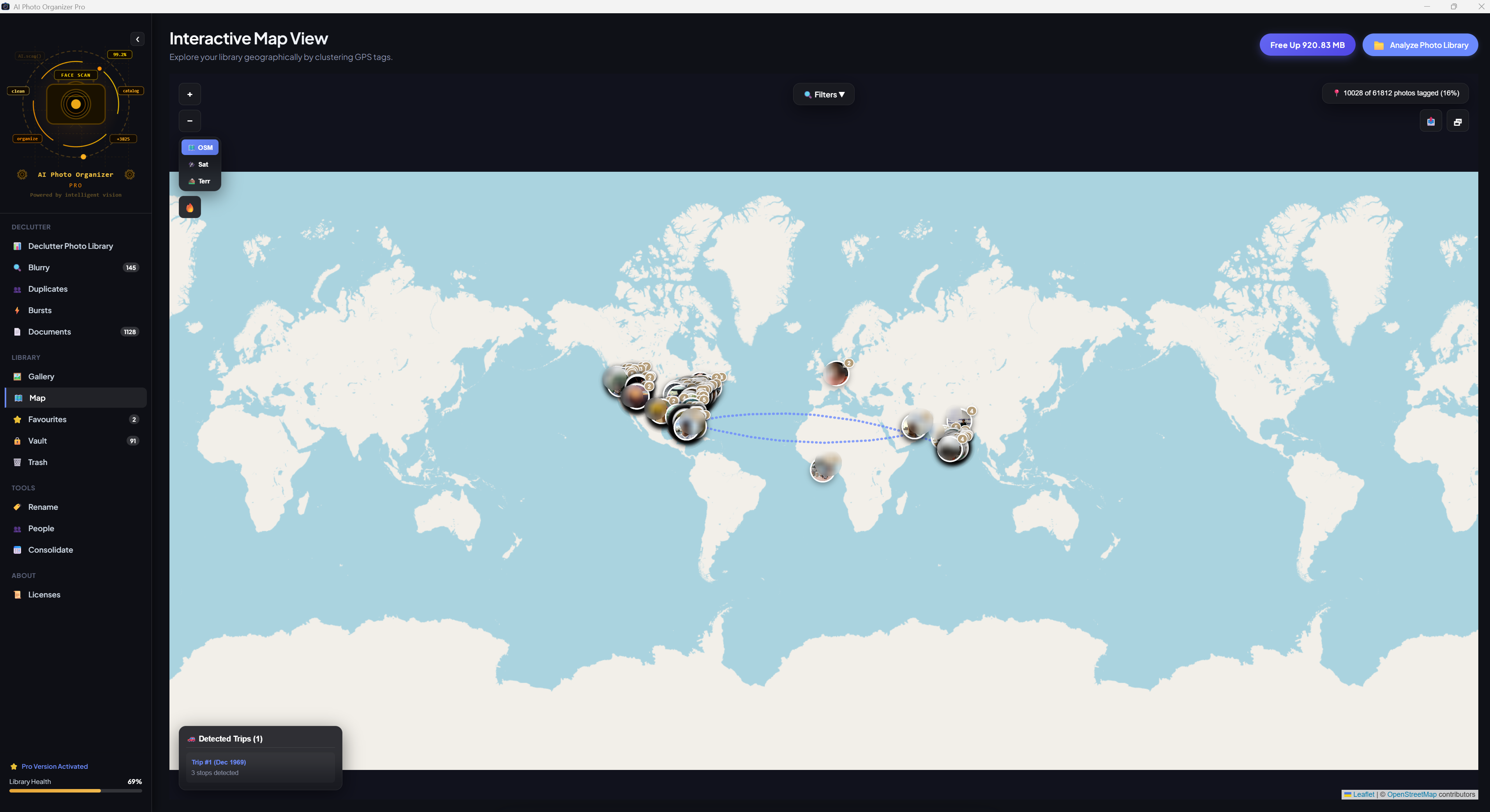 Interactive Map View with clustered GPS pins
